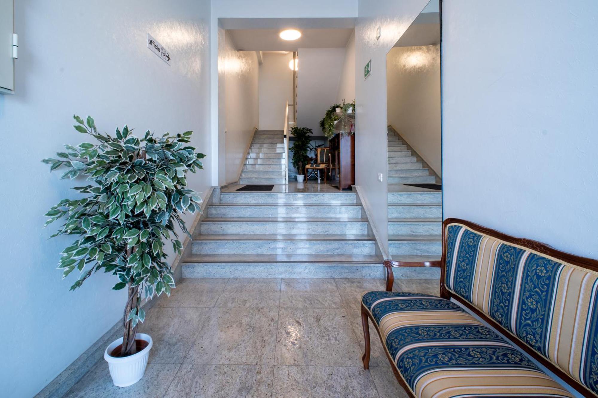 Affittacamere Mani - Camere Con Bagno Privato Gela Bagian luar foto