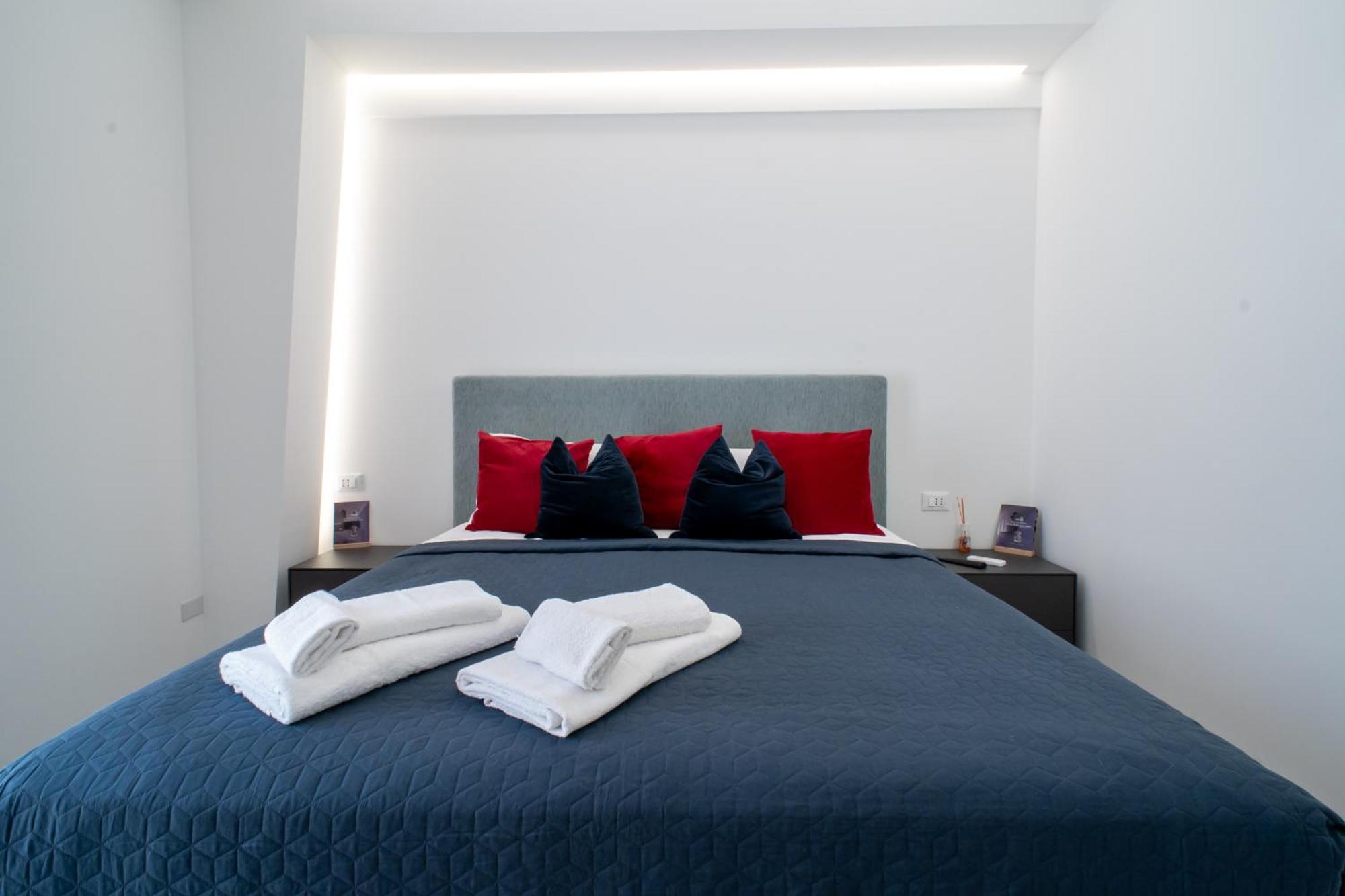 Affittacamere Mani - Camere Con Bagno Privato Gela Bagian luar foto