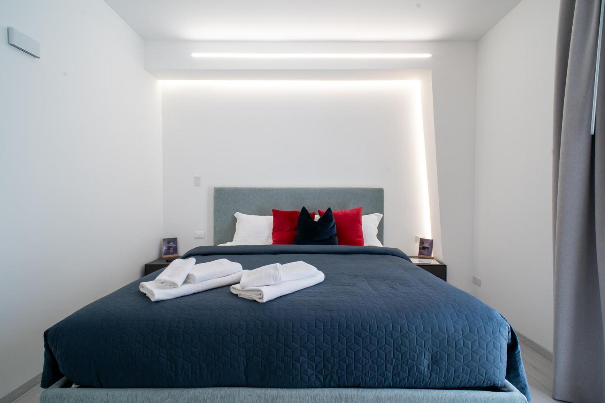 Affittacamere Mani - Camere Con Bagno Privato Gela Bagian luar foto