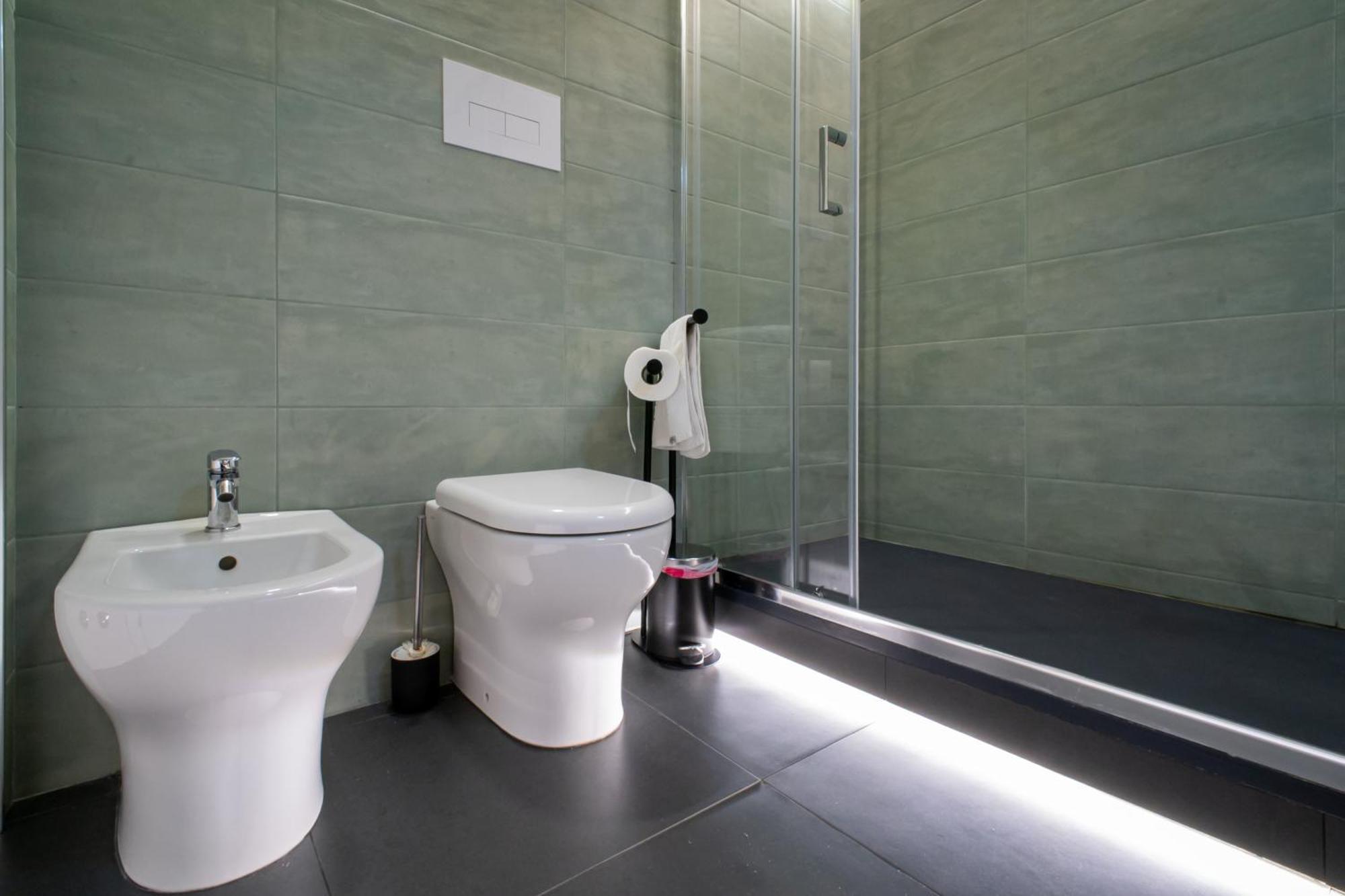 Affittacamere Mani - Camere Con Bagno Privato Gela Bagian luar foto